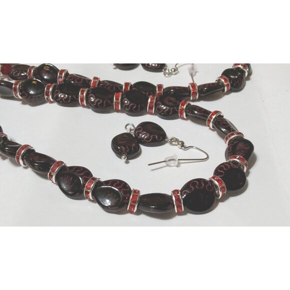 Black & Red Beaded Necklace & Earrings Set - Picture 3 of 4